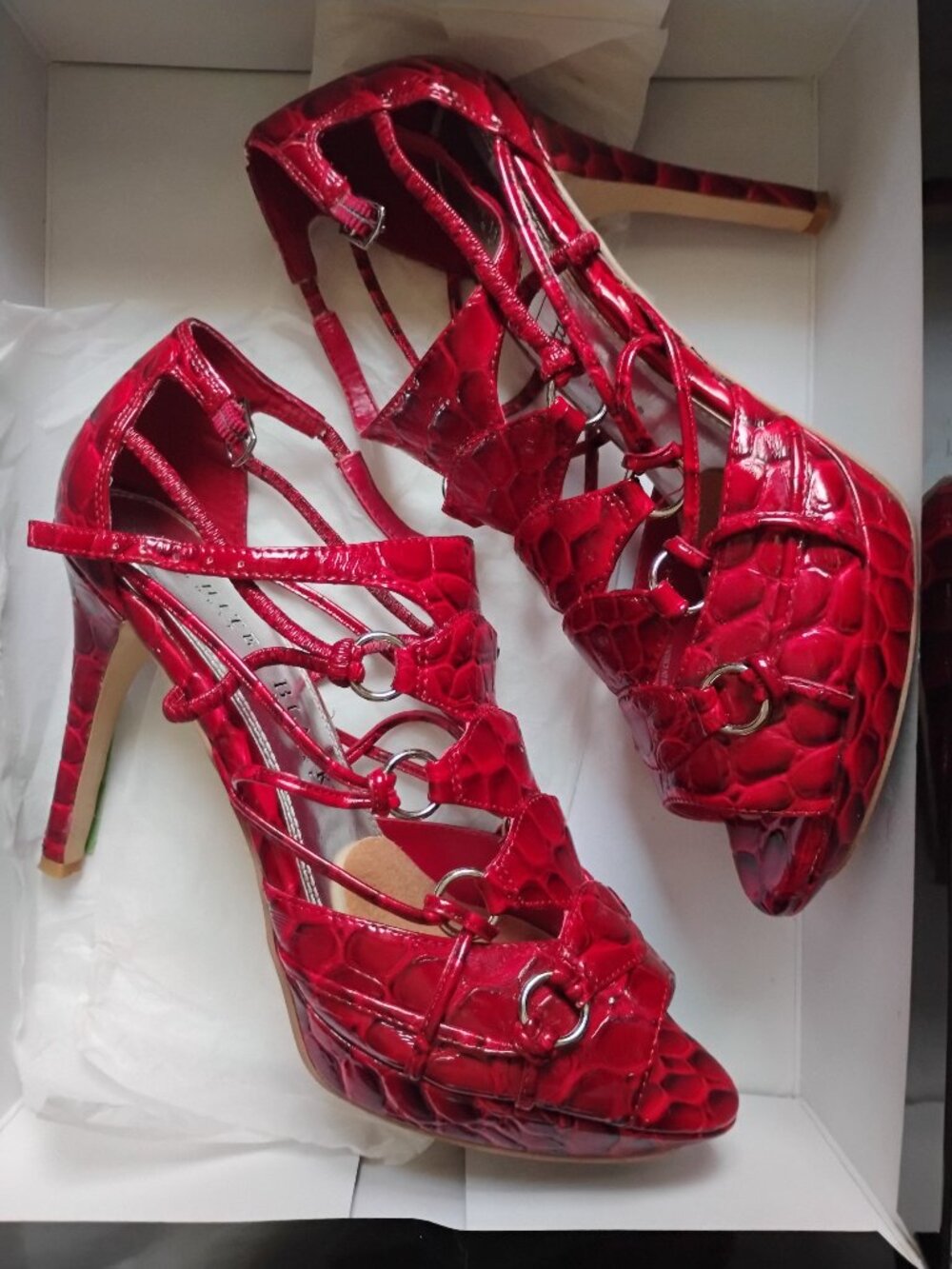 White House Black Market Kelly heel size 7.5